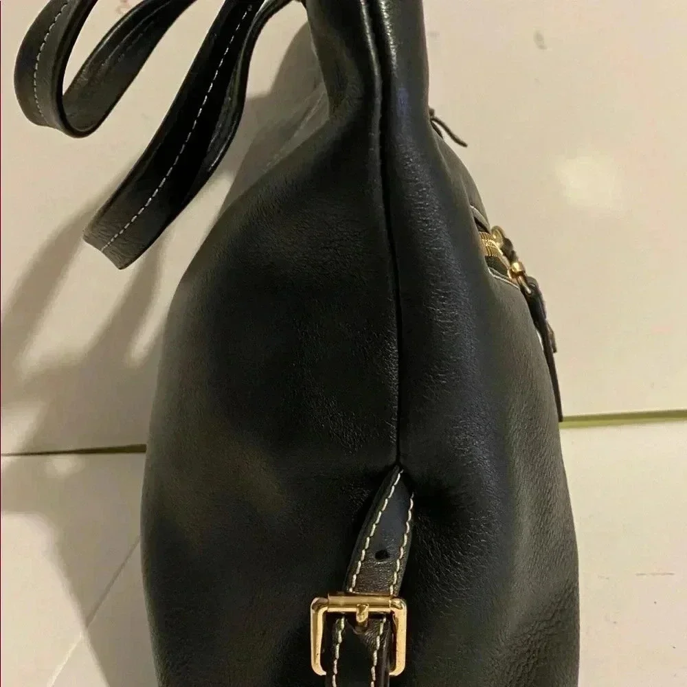 Dooney & Bourke Black leather hobo handbag